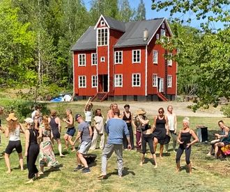 COMING HOME - FREE FORM DANCE RETREAT 